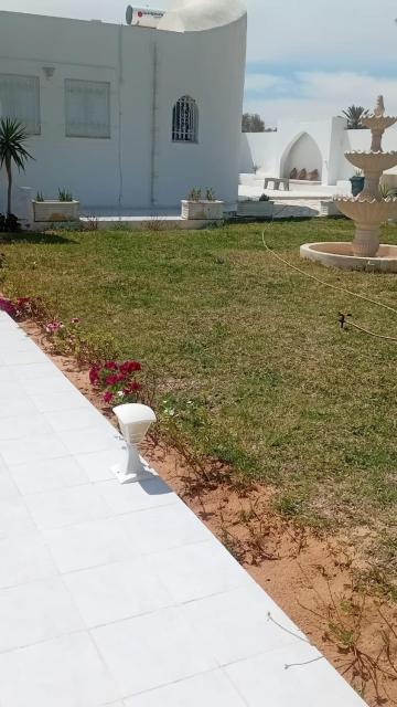 Villa privee Narjess grande piscine et jacuzzi