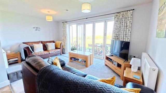 SeaSpray - Part of the The Bay Filey Holiday Village with pool, gym and direct beach access, pub, restaurant, tennis and meadows walks
