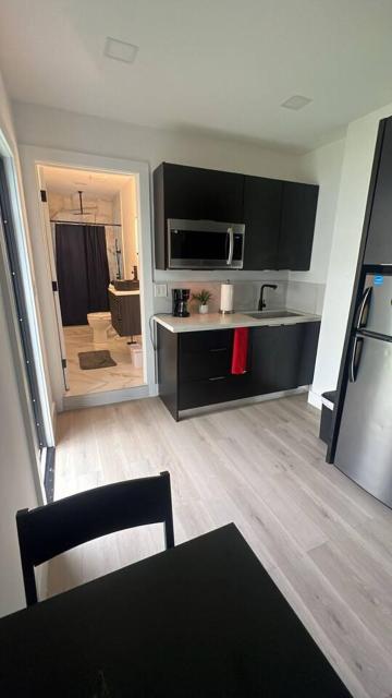 Queen-Bed Retreat Minutes from Coral Gables