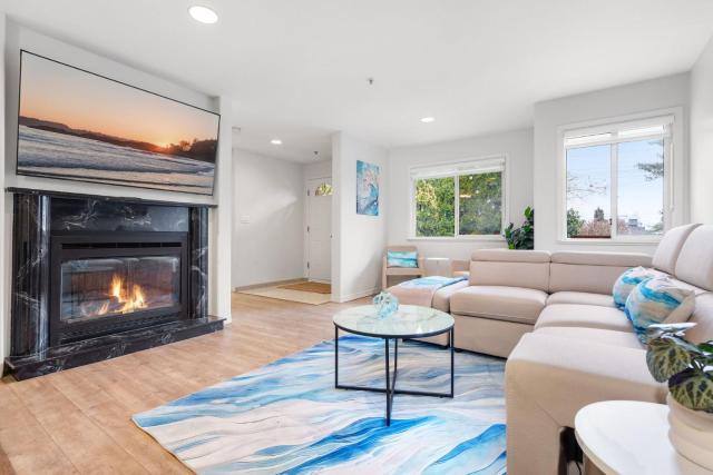 Central Fraserhood 3BR Family Home, Patio and 2 Car Garage)