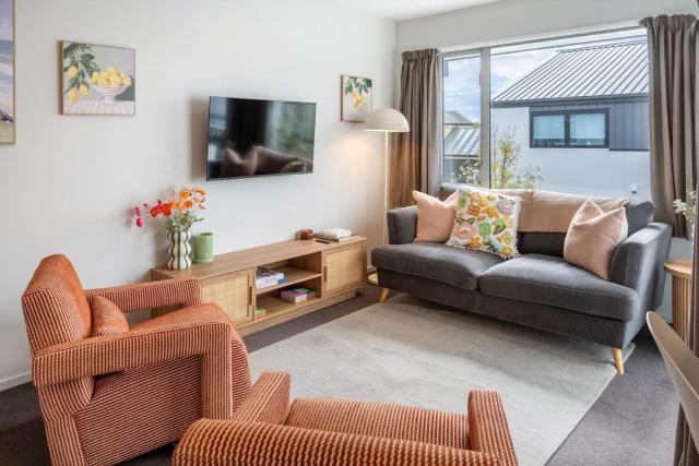 City Fringe Stay plus Garage and Sunny Balcony