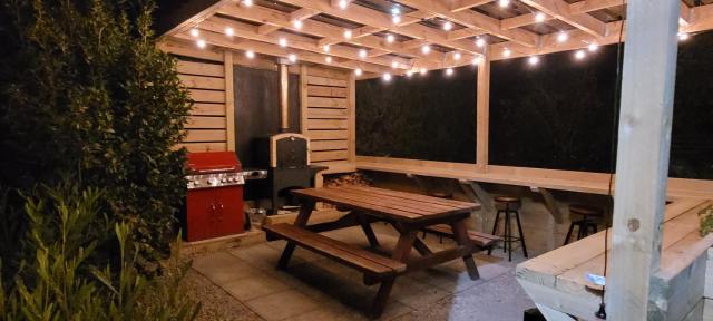 Central Blenheim Character House - Kitchen, Laundry, BBQ, Bikes