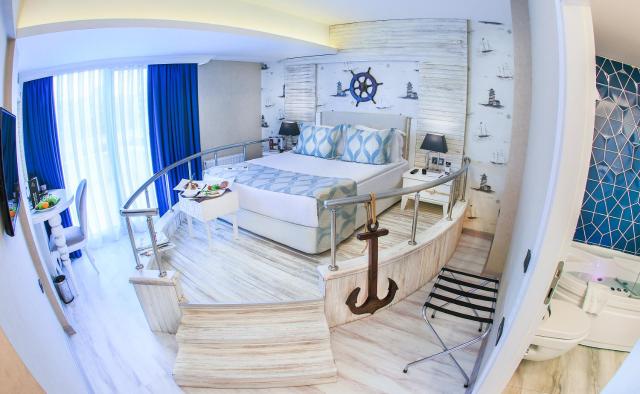 Demonti Hotel