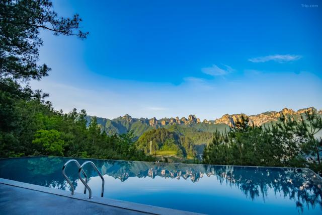 Zhangjiajie National Forest Park Villas hotel-Free pick-up-The only luxury forest villa in Zhangjiajie-Close to Forest Park-Free shuttle service to Forest Park-Personal butler service-Free breakfast & coffee-Free Aerial Shots