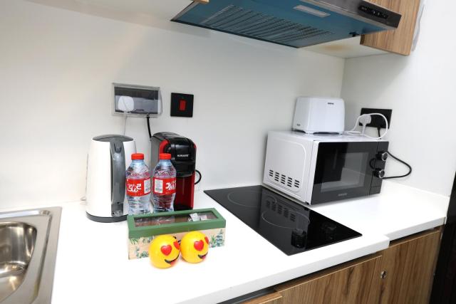 Central Stay Studio Apartment near Cleveland and Abu Dhabi Mall