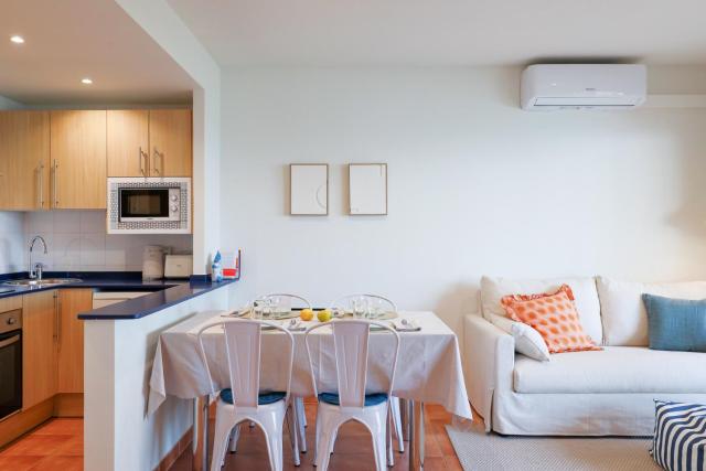 Seafront Views Apartment in Platja d'Aro