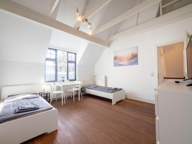 Große Monteurwohnung in Villa – 4 Zimmer, WLAN, TV, Küche – Ahrensburg Nähe Hamburg - OD06b