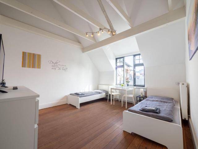 Große Monteurwohnung in Villa – 4 Zimmer, WLAN, TV, Küche – Ahrensburg Nähe Hamburg - OD06b