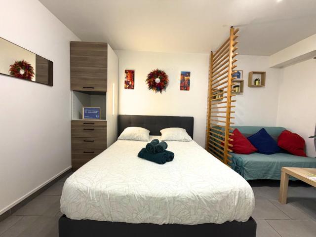 Suite Athéna - Melun gare RER - Studio avec Balcon et parking