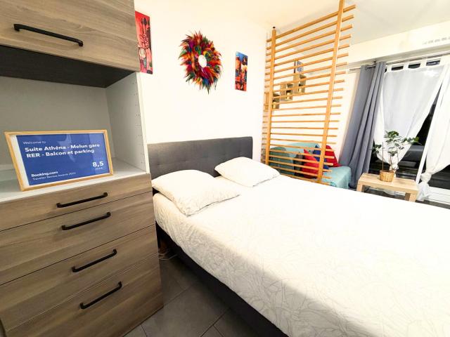 Suite Athéna - Melun gare RER - Studio avec Balcon et parking