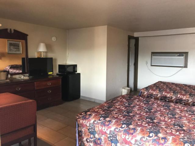 HWY Express Inn & Suites