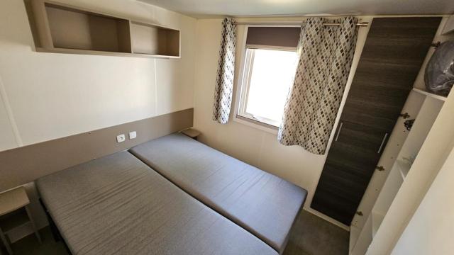 MH T14 entre pins et océan 2 chambres et 2 salles de bain dans camping 4 étoiles