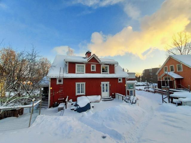 120 yrs. old log house in Kuopio city centre