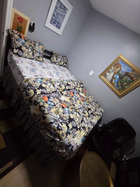 Queen Private room with private bathroom