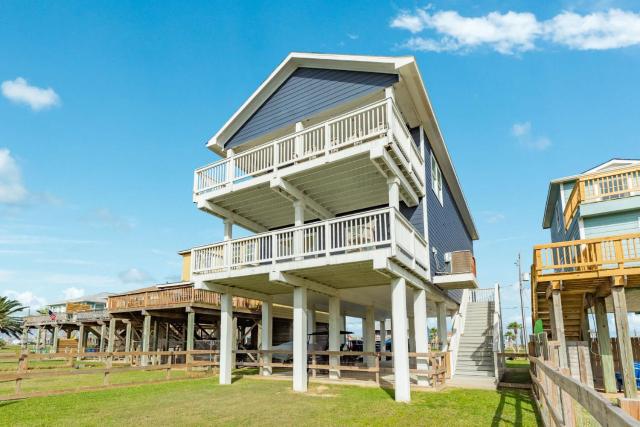 Luxury Beach House Minutes to Sand