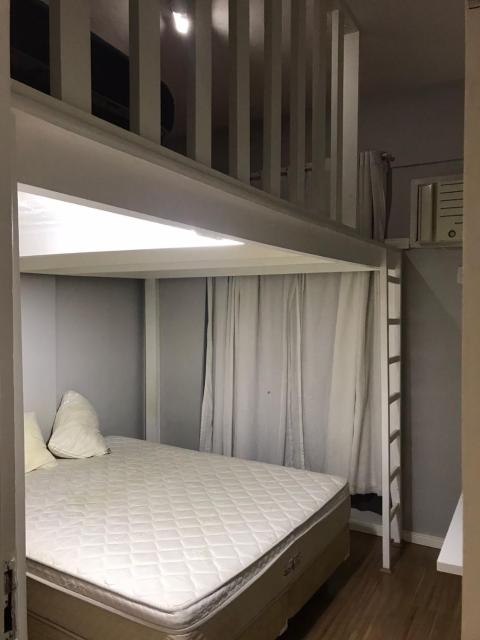 1-bedroom apartment in Copacabana, one block from the beach