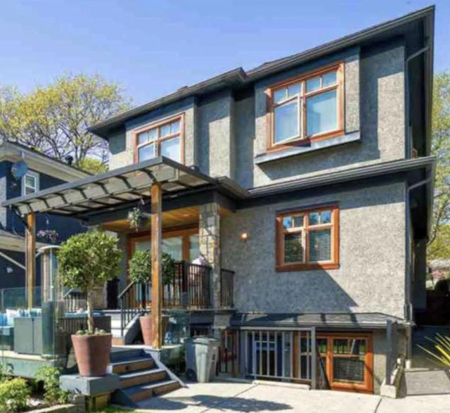 Luxury Home in upscale area with deck and bbq