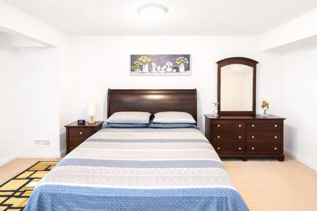 Cozy Guest Suite with Private Bathroom & Entrance
