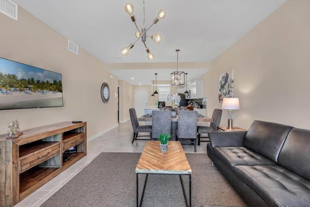 2 Bedrooms 2 Bathrooms Storey Lake 4731-304 CT