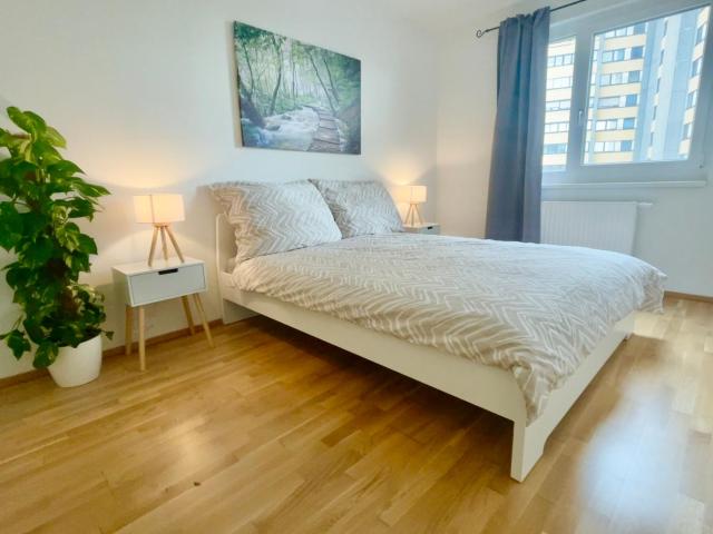 55 m2 Stylish Apartment with Balcony & Free Parking