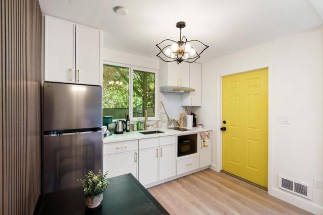 Cozy Private Studio with 1bath and backyard Near SFSU & SF Transit