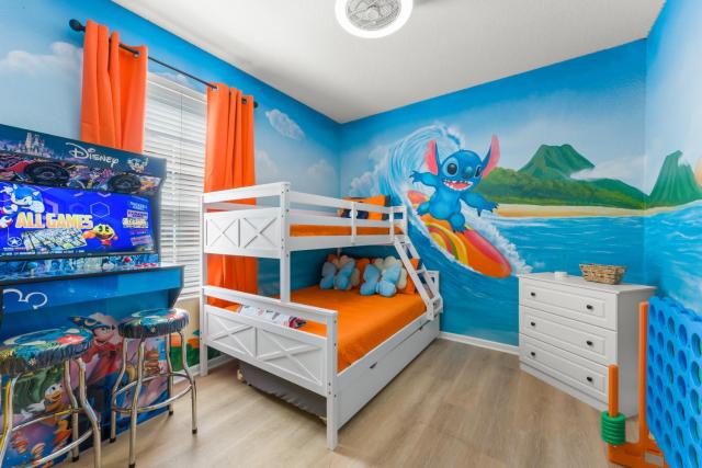 Lilo and Stitch Themed Condo-in Windsor Hills, Waterpark, close to Disney!