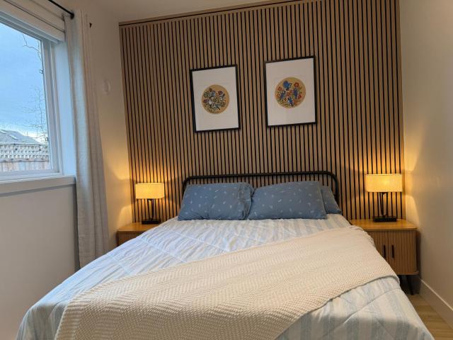 Cozy Modern 1BR Suite, Workspace, Laundry & Coffee