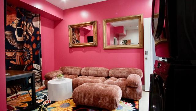 Flamingo Flat NoHo Centrally located