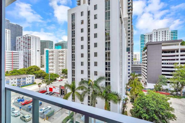 Brickell Prime Location - Studio with Pool & Gym