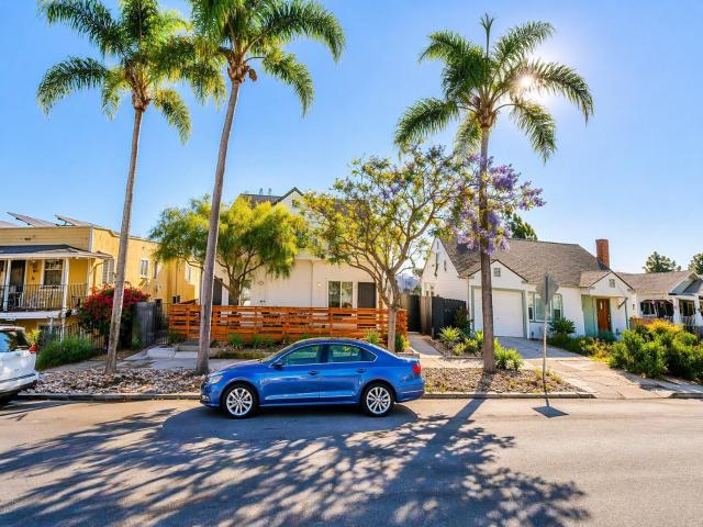 CasaViva Sky - 3BR 1BA Sleeps 10 - Rooftop City Views, Firepit & Bunk Room - Near Zoo & Beaches