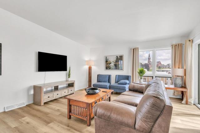 River's Edge Condominiums Unit 4