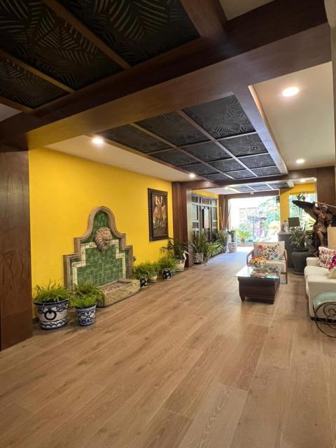 El Encanto Inn & Suites