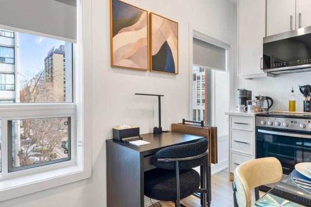 The McCaul by Casa Hotels - Cozy DT Suite near FIFA 2026