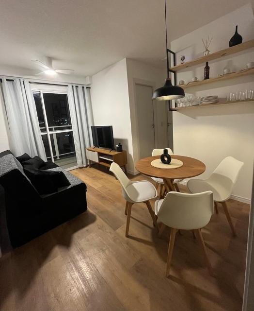 Apartamento com 2 quartos climatizados a poucos minutos de Copacabana