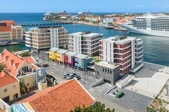The Wharf 1D city harbor apartment in downtown Willemstad