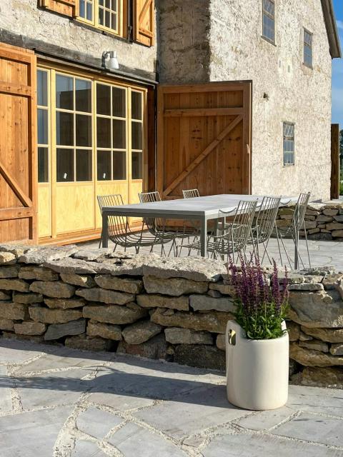 Charmig Flat In Restored Stone Barn Close To Sea