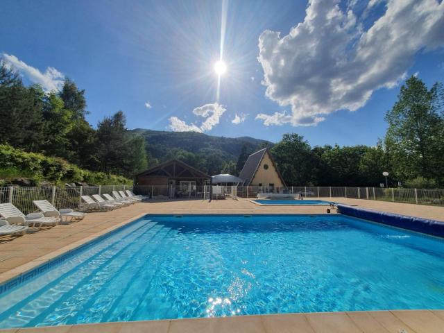 Villages de Chalets et camping La Pierre de l'Aigle