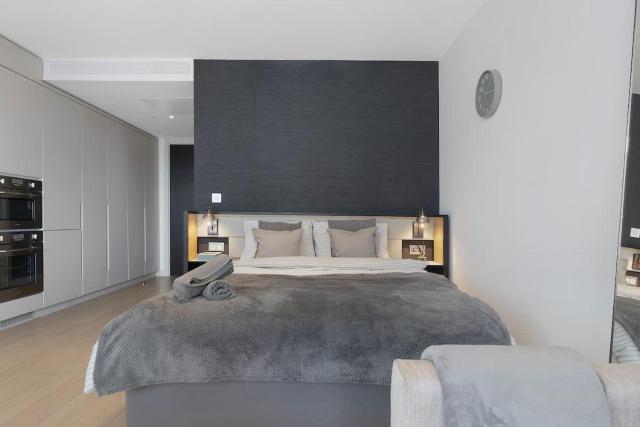 Stylish Studio With Wi-Fi and Shared Spa Facilities