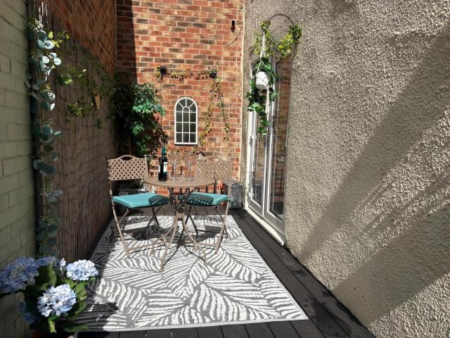 Silver Cottage Holiday Stay on Yarm High street - Free parking available