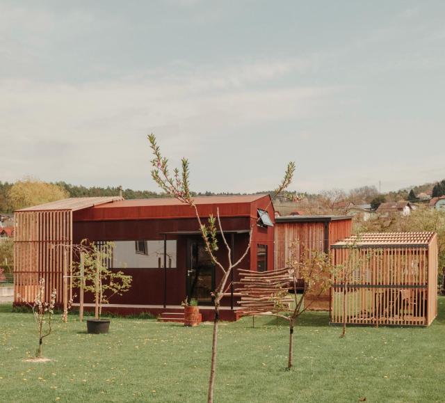 Rusty Cabin -Tiny House