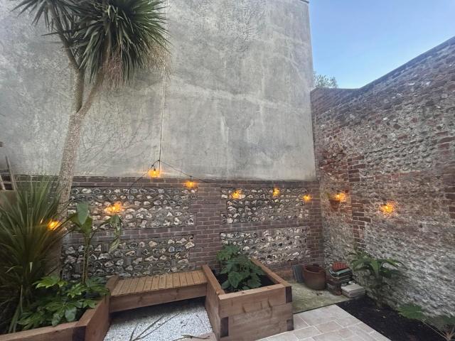 No 52 Garden Flat