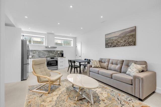 Luxury 3BR 3BA Basement Apt Mississauga