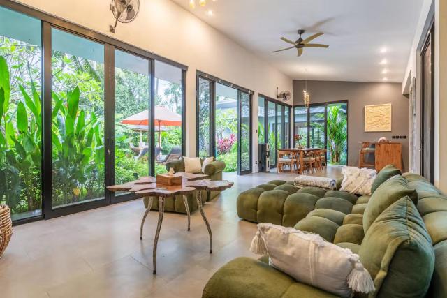 Chakola - Garden View Villa with Huge Pool