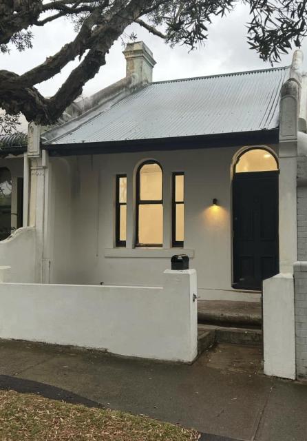 Chic 3-BR Terrace - Prime Location, Modern comforts