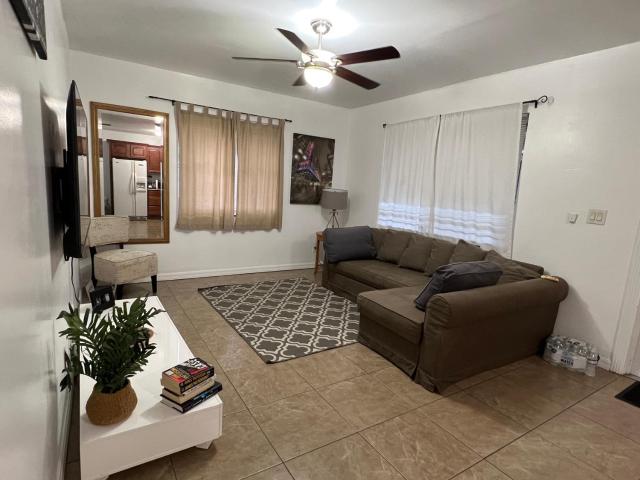 Gated Hollywood Fl Comfort & Luxury 2 bedroom Smart Tv, WiFi
