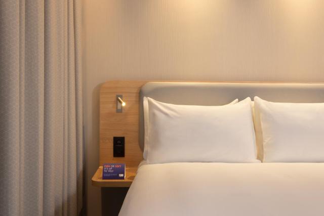 Holiday Inn Express Brussels - Airport by IHG
