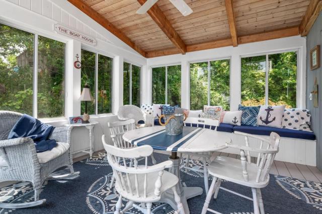 Oceanview Retreat w/ Private Beach Access