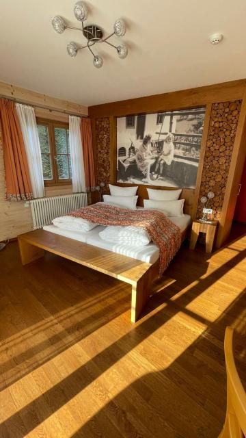 Neumaier's Hotel