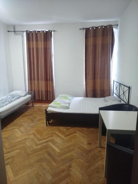 Easy Stay