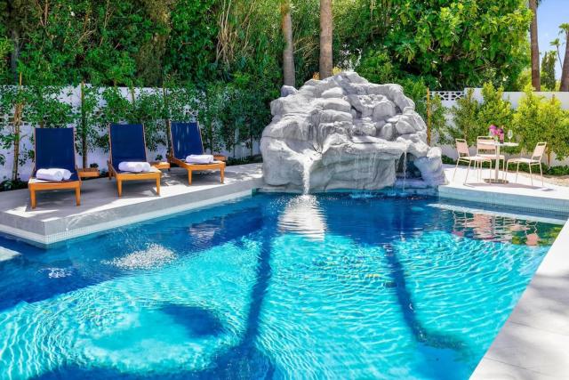 Modern Desert Home Heated Pool